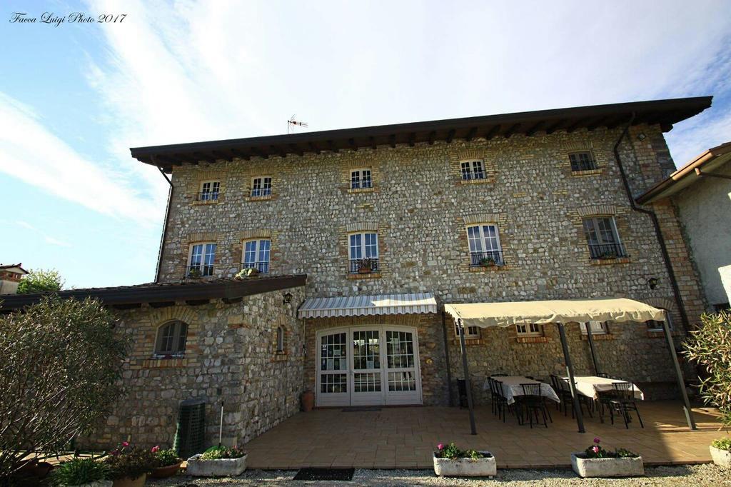 Albergo Julienne Арба Экстерьер фото